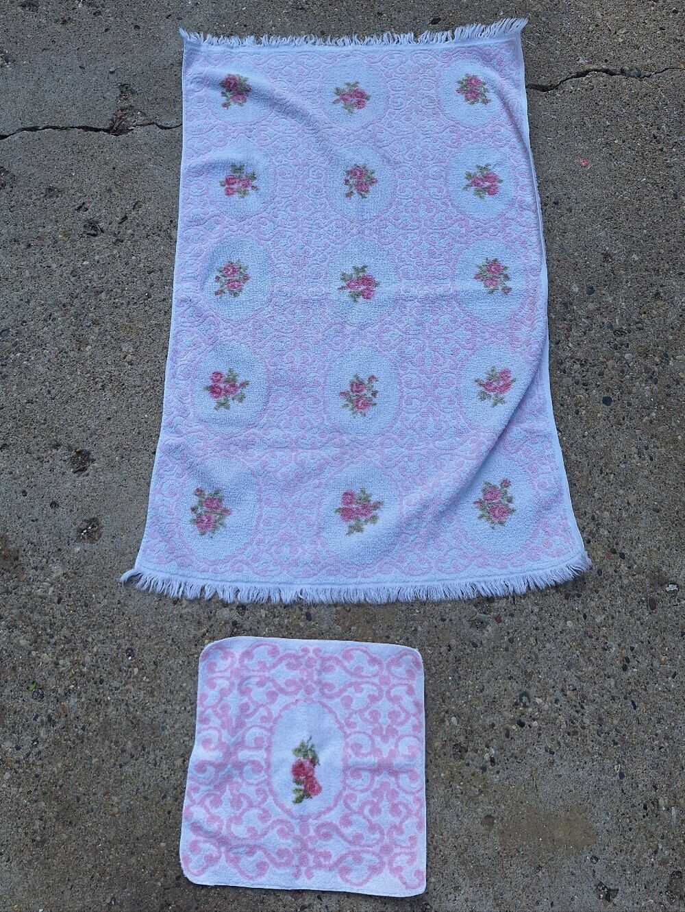 Vintage Cannon Monticello Cavalier Bath Towel And Washcloth Roses 60-70s USA